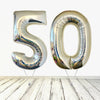Ballon numéro 50 en argent holographique XL (rempli d'hélium) 